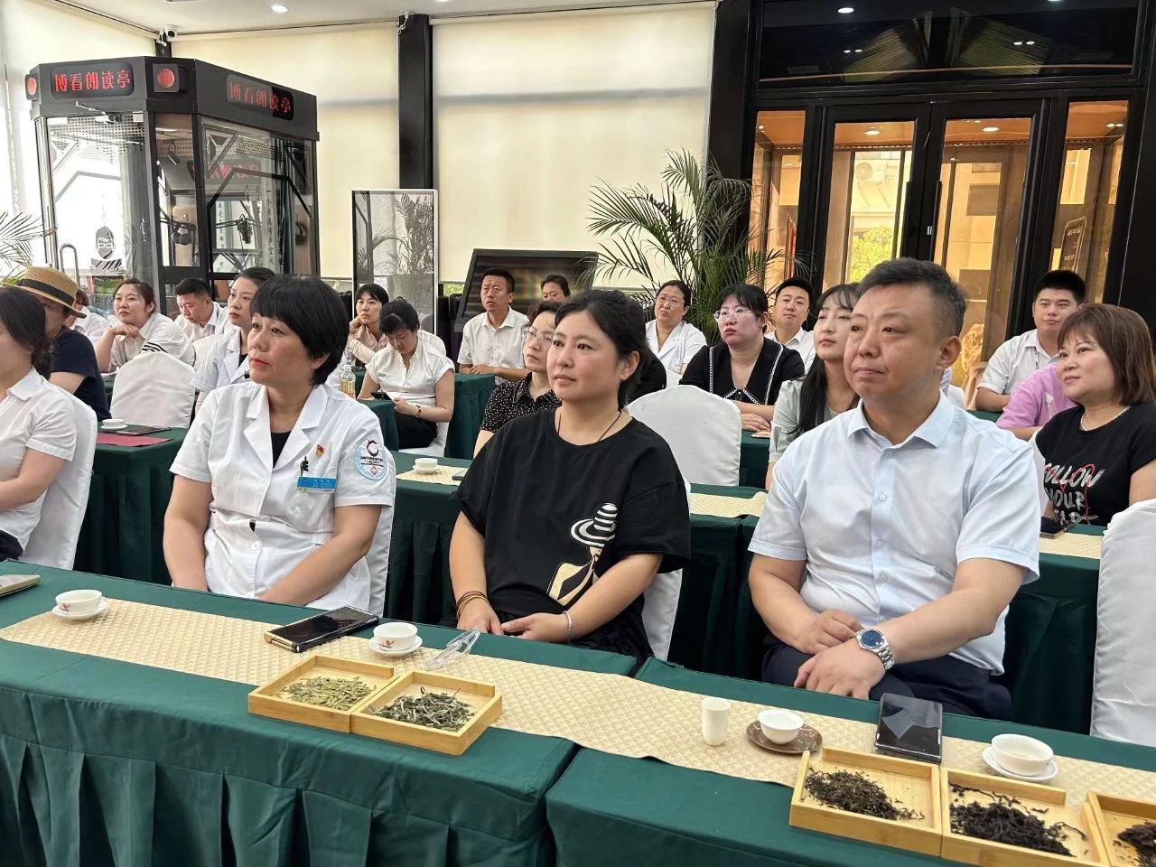 茶情雅韻 品香滌心丨鞍勤集團、溫泉集團、公服集團茶藝興趣班開課