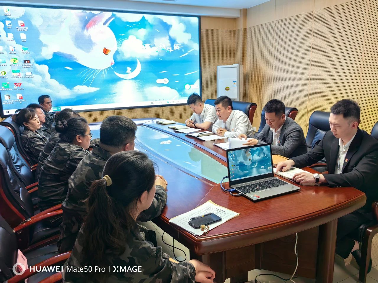 增強(qiáng)紀(jì)律意識(shí)，弘揚(yáng)清風(fēng)正氣